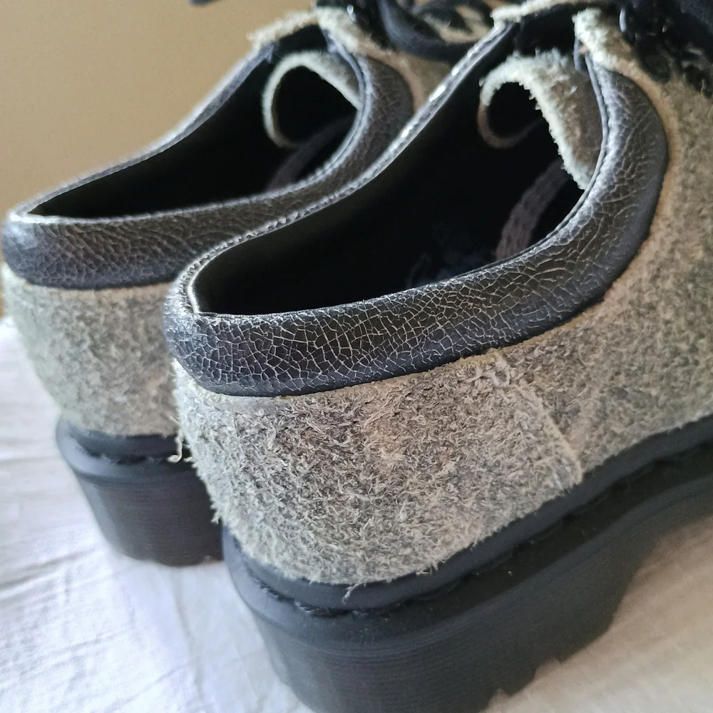 🎩 DARK ARTS VIBES 🎩 Raggedy stonewashed suede Dr. Martens derbies, Sz. L 5/ 36
